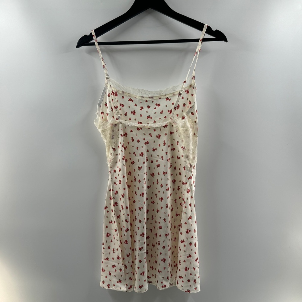 🧸 Forever 21 Ivory Satin Slip Dress Lace Trim Floral Detail Size Medium - Picture 4 of 6